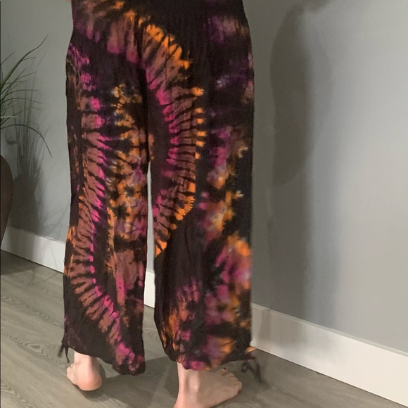 BNWOT Stretchy Colorful Tie Dye Baggy Boho Pants - Picture 2 of 3